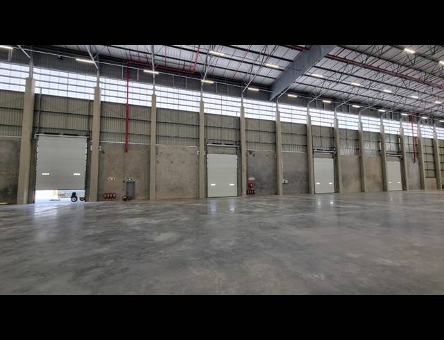 6,702M² WAREHOUSE TO LET IN BREDELL